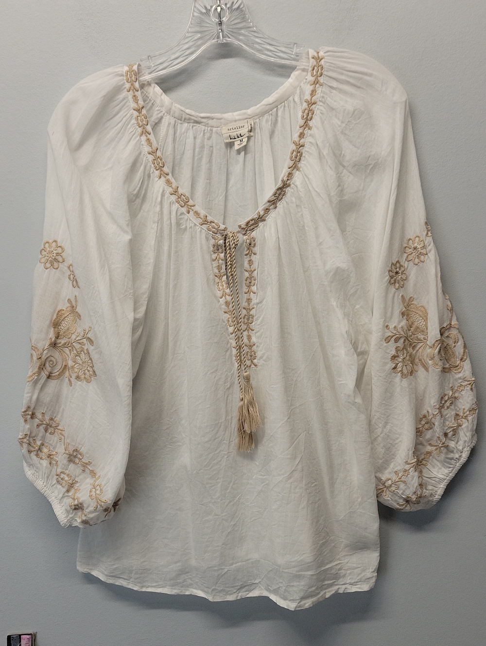 Artelier Nicole Miller Balloon 3/4 sleeve embroidered peasant top Medium